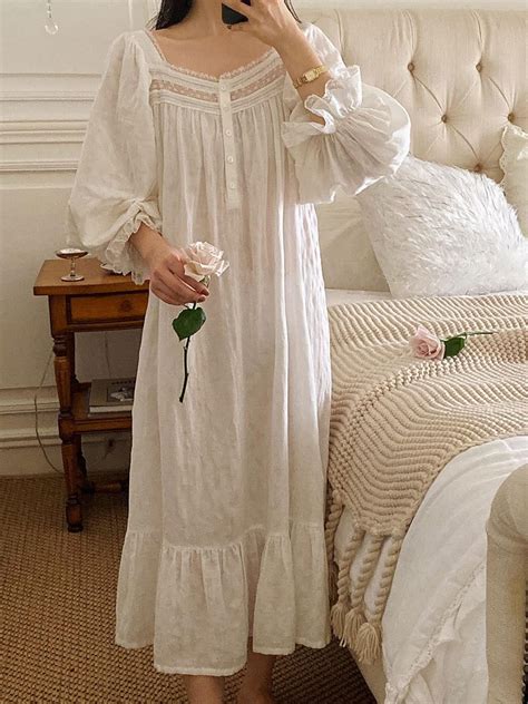 White Vintage Victorian Cotton Nightgown Chemise Edwardian Nightgown