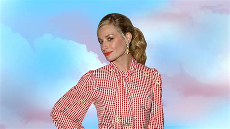 For Beth Behrs Self Care Is Playing The Banjo Ocean Swims And Dolly