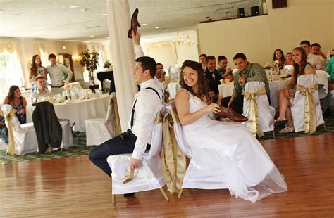 What's the best game to play at a wedding? Wedding Reception: The Shoe Game - Meshko Moments
