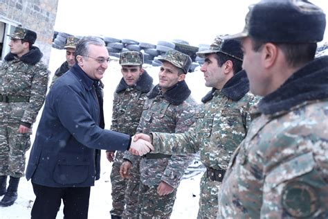 Acting FM of Armenia Zohrab Mnatsakanyan visited the front line of the ...
