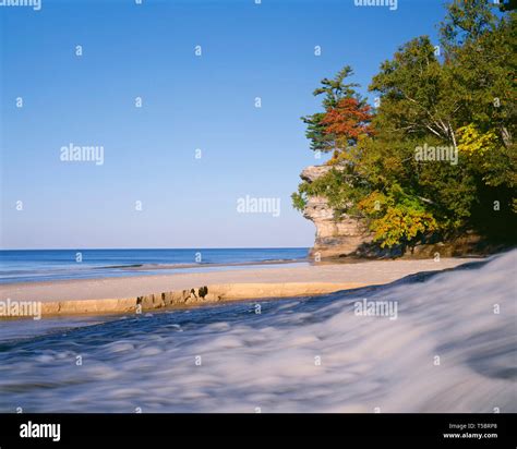 Usa Michigan Pictured Rocks National Lakeshore Chapel Rock Overlooks