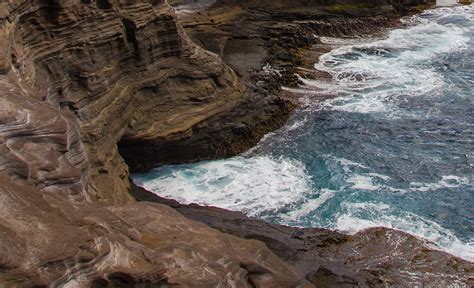 Video The Spitting Cave Of Portlock In Oahu Hawaii Yesnomads