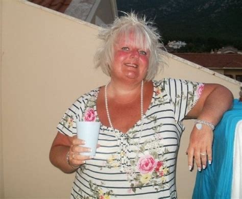 Halfpint From Edinburgh Is A Local Granny Looking For Casual
