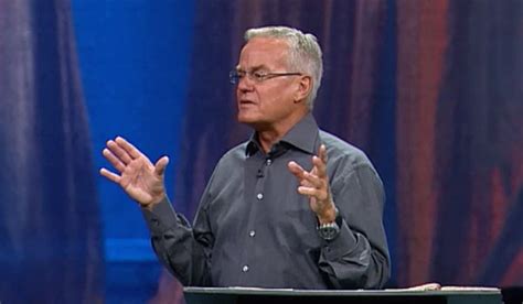 Willow Creeks Bill Hybels Accused Of Sexual Misconduct By Former Leaders