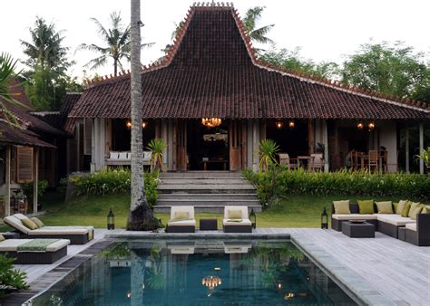 Nah, bagaimana menurut pembaca mengenai ide desain rumah minimalis terbaru yang satu ini? 45 Desain Rumah Joglo Khas Jawa Tengah | Desainrumahnya.com