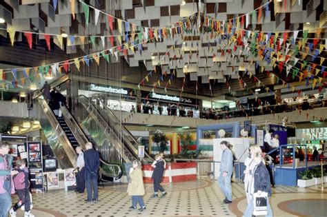 Amazing Pictures Show Manchester Arndale Over The Last 40 Years And How It Was Built