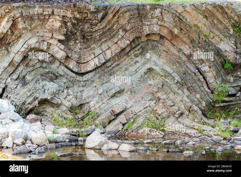 Layers Of Sedimentary Rock Hi Res Stock Photography And Images Alamy