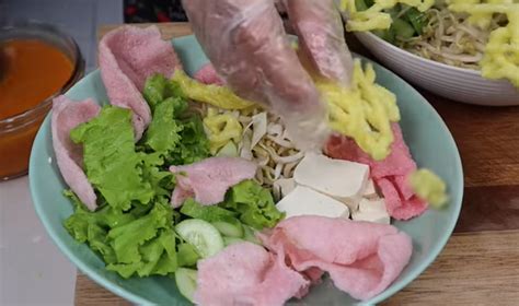 Mantan istri indra lesmana itu hanya ingin menjalani hidup dengan apa adanya. Resep Asinan Sayur Betawi, Mata Melek dan Badan pun Jadi Segar