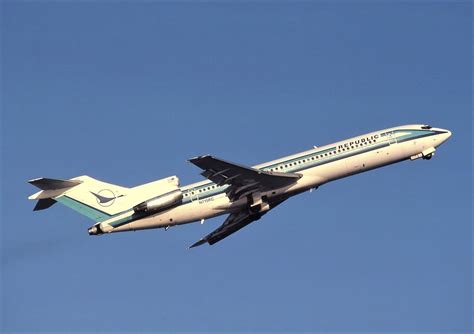 Republic Airlines Boeing 727 2s7 N715rc Retracting Landing Gear After