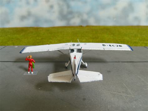 Happyscale Modellbau Cessna 172 Skyhawk Papermodel 172