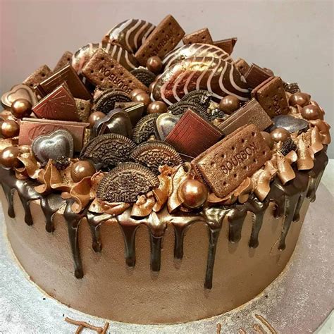 Angel food cake is a low fat cake recipe made mostly from egg whites, cake flour, and sugar. Chocoholic Layer Cake - Angel Food Bakery