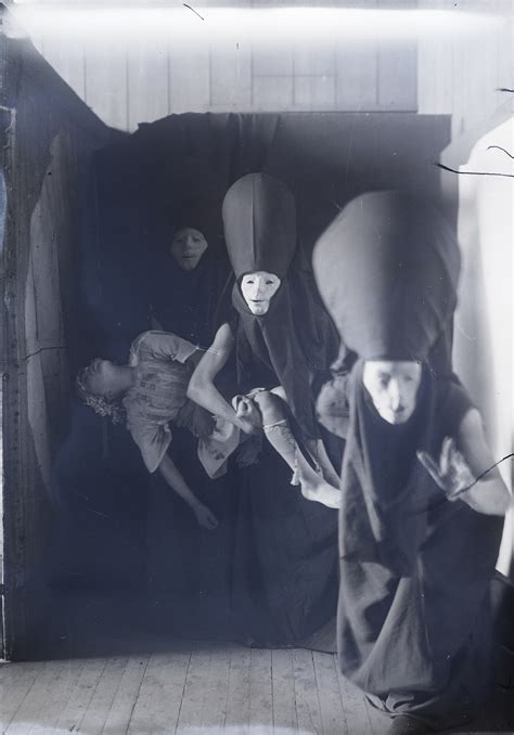 25 Oddly Disturbing Pictures From History Creepy Gallery EBaum S World