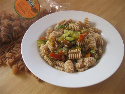 Maybe you would like to learn more about one of these? Ricetta Pasta al farro con verdure, calorie e valori ...