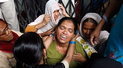 At Least 5 Indian Schoolgirls Die In Stampede The New York Times