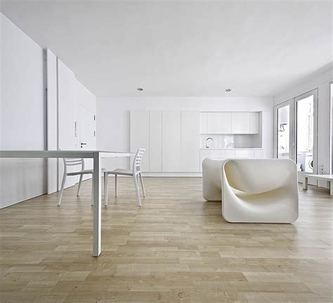 Small Minimal Apartment Design In White Modern Design By