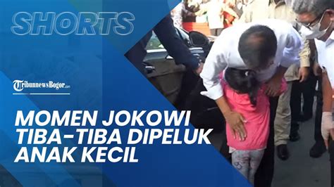 Momen Presiden Jokowi Tiba Tiba Dipeluk Anak Kecil Saat Kunjungi Pasar