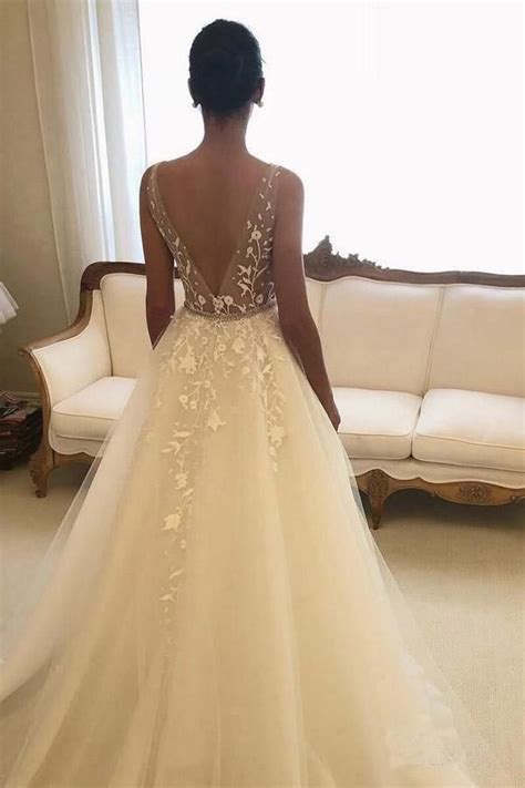 Elegant V Neck Ivory Lace Appliques Wedding Dresses With Tulle Beach