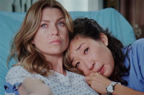 On dirait que les médecins d'ici se battent toujours pour quelque chose, mais cela ne signifie pas qu'ils gagnent toujours la lutte. Meredith and Christina | Greys anatomy facts, Meredith and ...