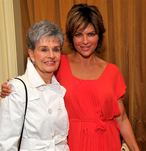 Lisa Rinna Already Making Alliances On The Real Housewives Of Beverly