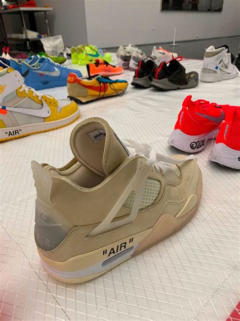 Jordan brand did a very good job recreating the air jordan 11 to be as close to the 1995/96 version as possible. Des samples Nike x Off-White présentés à l'exposition ...