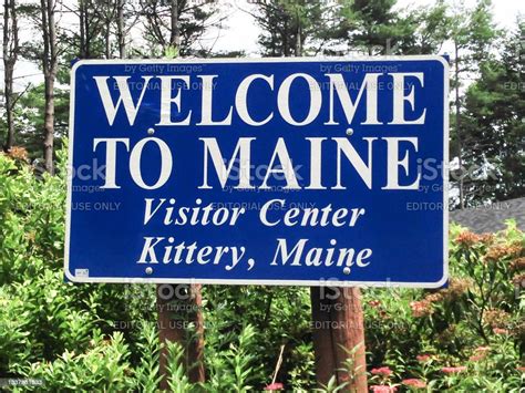 Welcome To Maine Sign In Visitor Center Stock Photo Download Image