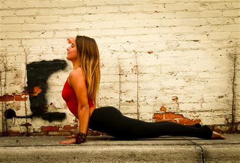 Glam Interview Fab Tips For Beginner Yoga Via Allie From The Journey