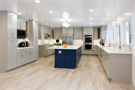 Some of the most trending color combinations that you can use while selecting kitchen cabinets. Color Trends for Kitchens 2019 - bryant spaces