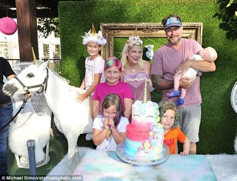 debt ridden tori spelling throws daughter lavish unicorn party unicorn themed birthday party