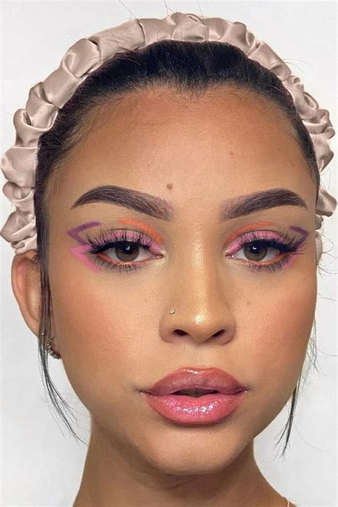 Get Ready To Stand Out The Double Wing Makeup Trend For Summer Is So