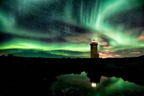 26 Photos Of Lighthouses That Make Them Look Magical