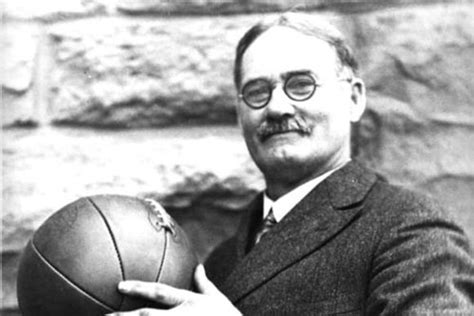 pencipta permainan bola basket yang pertama adalah