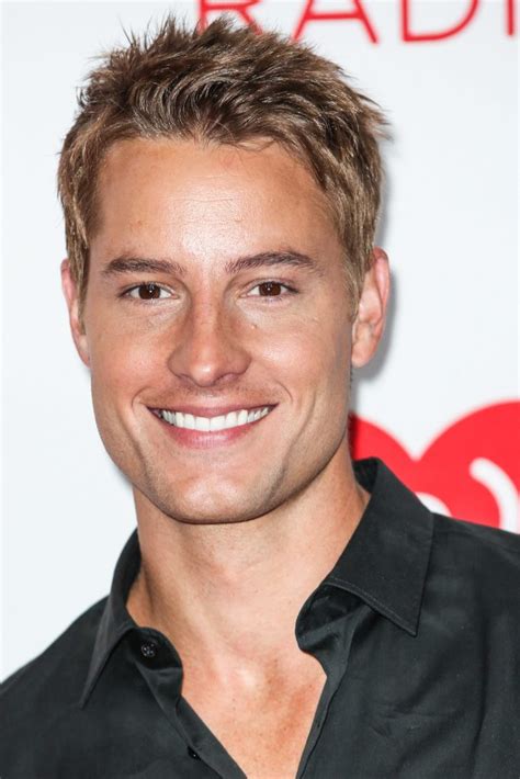This Is Us Justin Hartley Strips Out Of His Shirt For A Good Cause