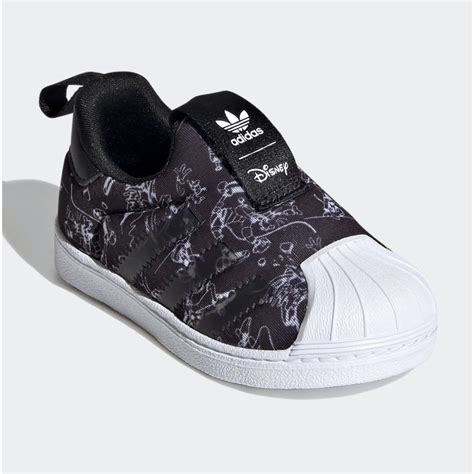 Kemunculan perdananya langsung menggebrak pasar sehingga menjadikannya populer saat itu juga nah, di antara kelima sepatu nike terfavorit sepanjang masa yang telah disebutkan di atas, mana yang menurutmu paling keren? (ORIGINAL) Sepatu Anak ADIDAS Superstar 360 Disney | Shopee Indonesia