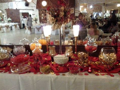 Red and gold candy buffet for a wedding | Yafa = beautiful candy