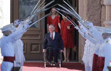 Wallace george governor wheelchair alabama abbott texas greg gov al door montgomery gun 1987 university schoolhouse since foster starring campus. Disability advocates keep close watch on new Texas governor - Breitbart