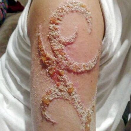 Mehndi tattoo designs for girls. Henna Tattoo erst Braun (hell) dann schwarz ist das ...