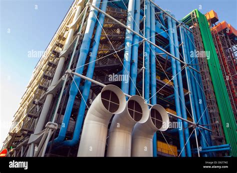 Centre Georges Pompidou Exterior Photo Of The Exposed Mechanical