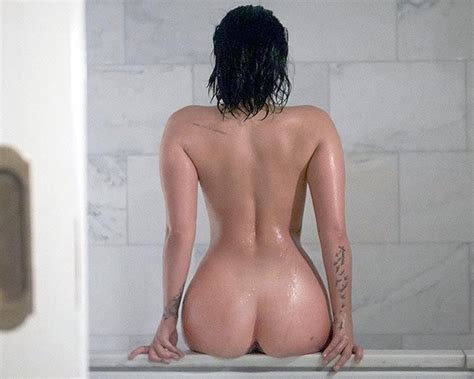 Demi Lovatos Of Naked Celebrities Nude Celebritynakeds Com