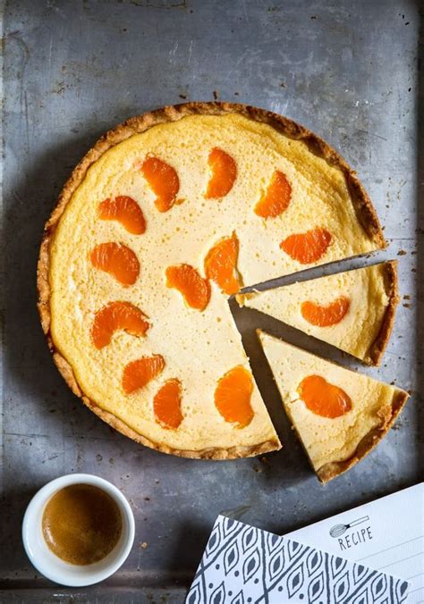 Die kuchenform mit margarine einfetten und danach mit mehl bestäuben, so dass der kuchen sich später besser aus. Faule Weiber Kuchen Rezept - ein Quark Käsekuchen mit ...