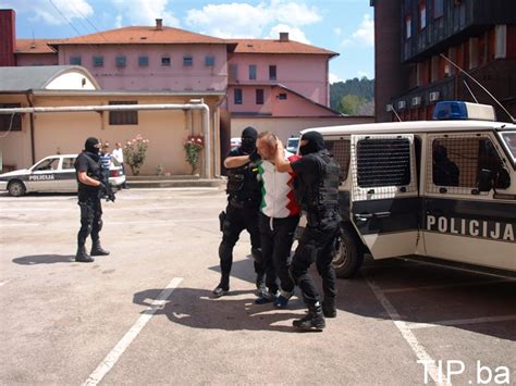 Anđela veštica se venčala u indoneziji! U Tuzli uhapšeno 12 dilera, policija zaplijenila heroin ...