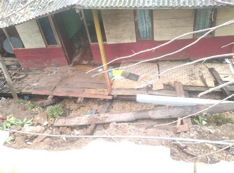 Rumah Warga Kabupaten Kepulauan Tanimbar Rusak Akibat Gempa M