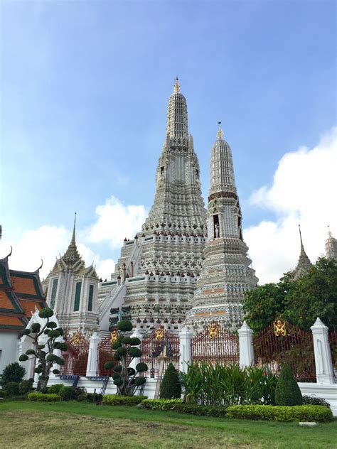 The Grand Pagoda Pra Prang At Wat Arun Ratchawararam