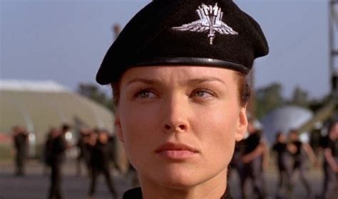 Starship Troopers Paul Verhoeven 1997 A Different Kind Of Bug Movie Offscreen