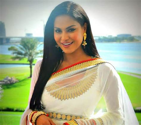 Veena Malik Sentenced To 26 Years In Jail For Blasphemy In Pak India