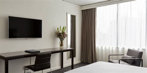 Rooms And Suites King Suite Melbourne Hotel Bayview Eden Melbourne
