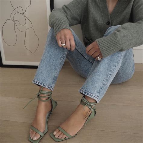 Le Fashion How To Transition Your Strappy Sandals Into Fall