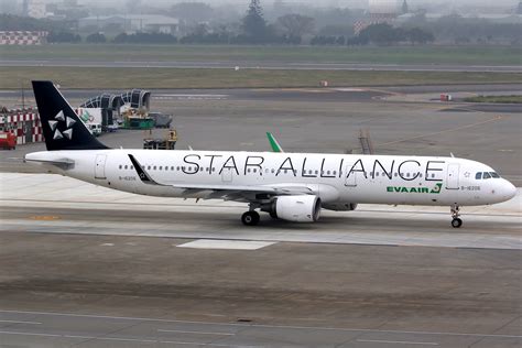 Eva Air Airbus A321 200 B 16206 Star Alliance Livery Flickr