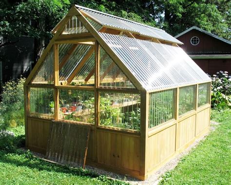 A greenhouse can be a decorative and functional building that adds beauty to your property. DIY Greenhouse Plans and Greenhouse Kits: Lexan ...