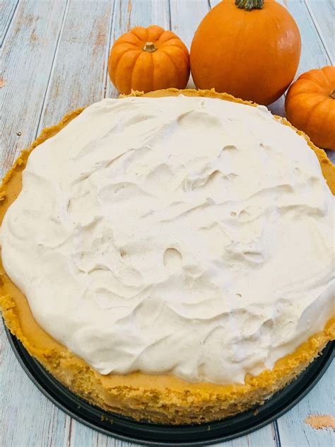 Pumpkin Cheesecake With Spiced Whipped Cream Frosting Its Everything