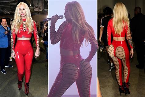 iggy azalea bares her bum in raunchy red pvc costume as she performs at univision awards show in